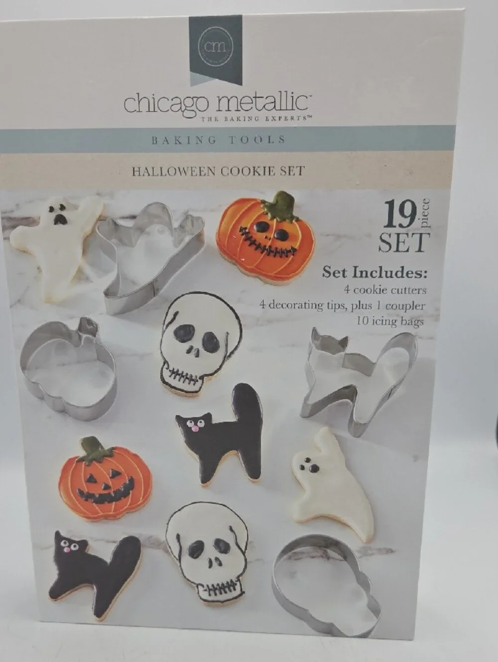 Chicago Metallic Bakware Halloween Cookie Cutters & Decorating Set
